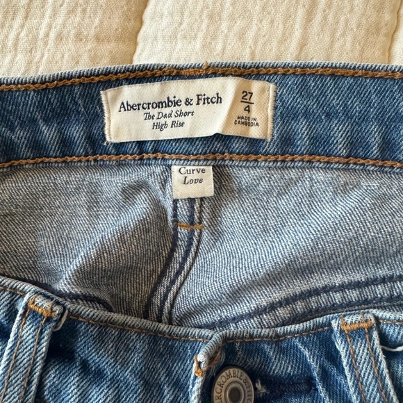 Abercrombie & Fitch High High-Waisted Curve Love Dad shorts - Picture 3 of 3